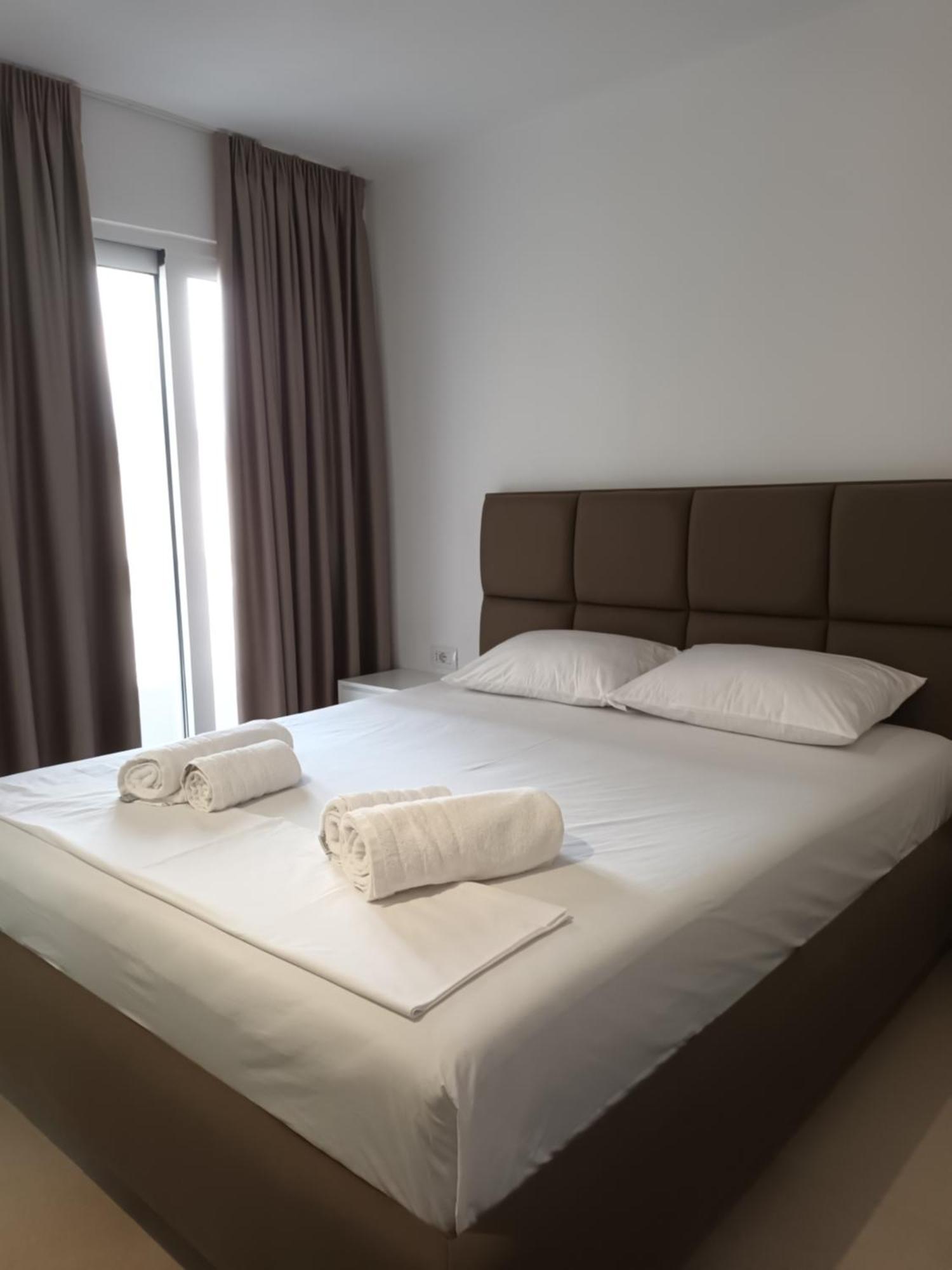 Apartments Taraj *